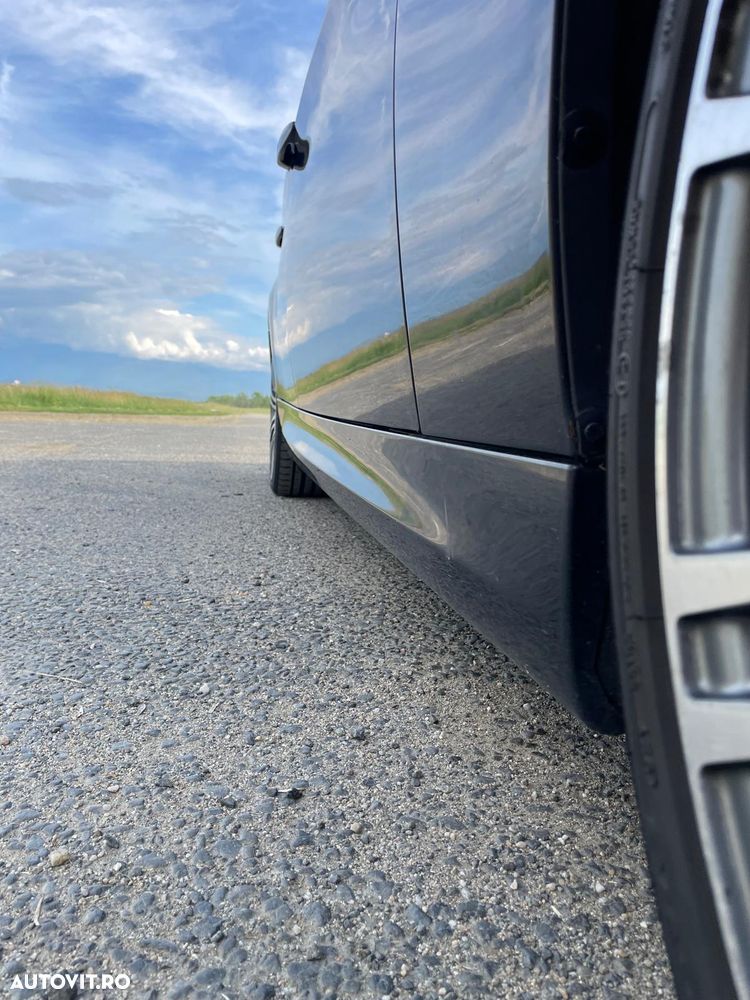 BMW Seria 3 318d DPF Edition Sport - 11