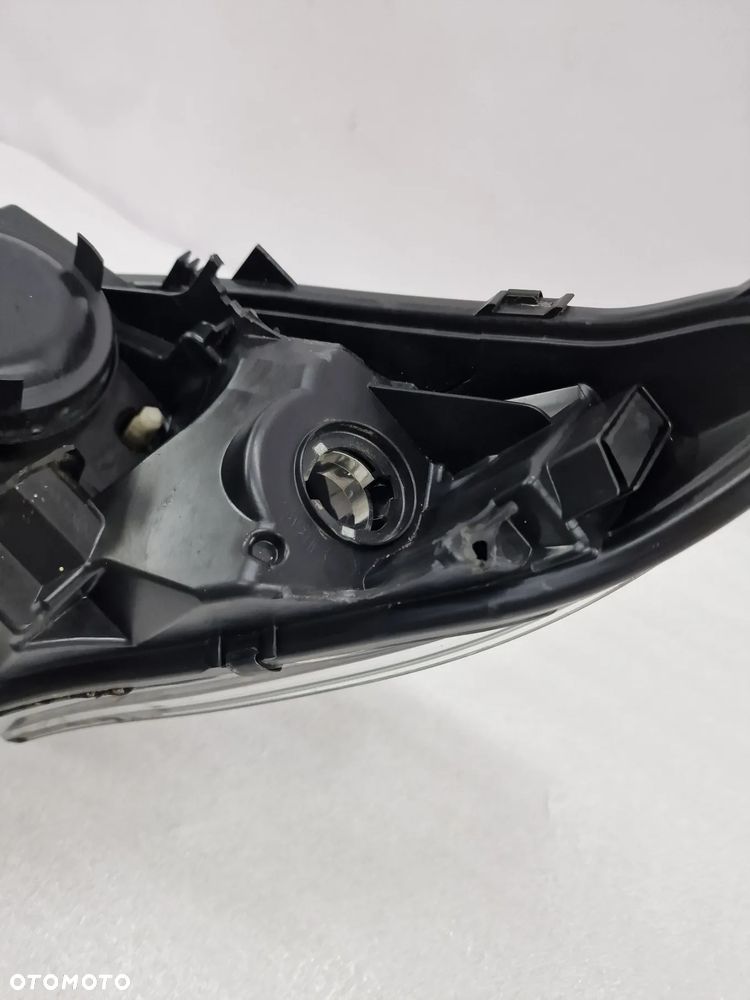 RENAULT MEGANE 3 III LIFT 13- PRAWA LAMPA PRZEDNIA PRZÓD , NR 260103615R , NR AUKCJI LA115 - 24