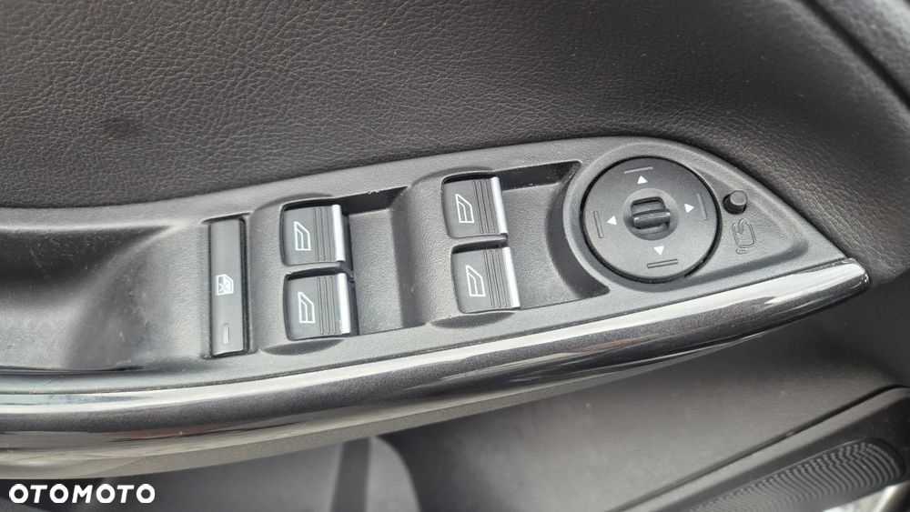 Ford Focus 1.0 EcoBoost Titanium - 26