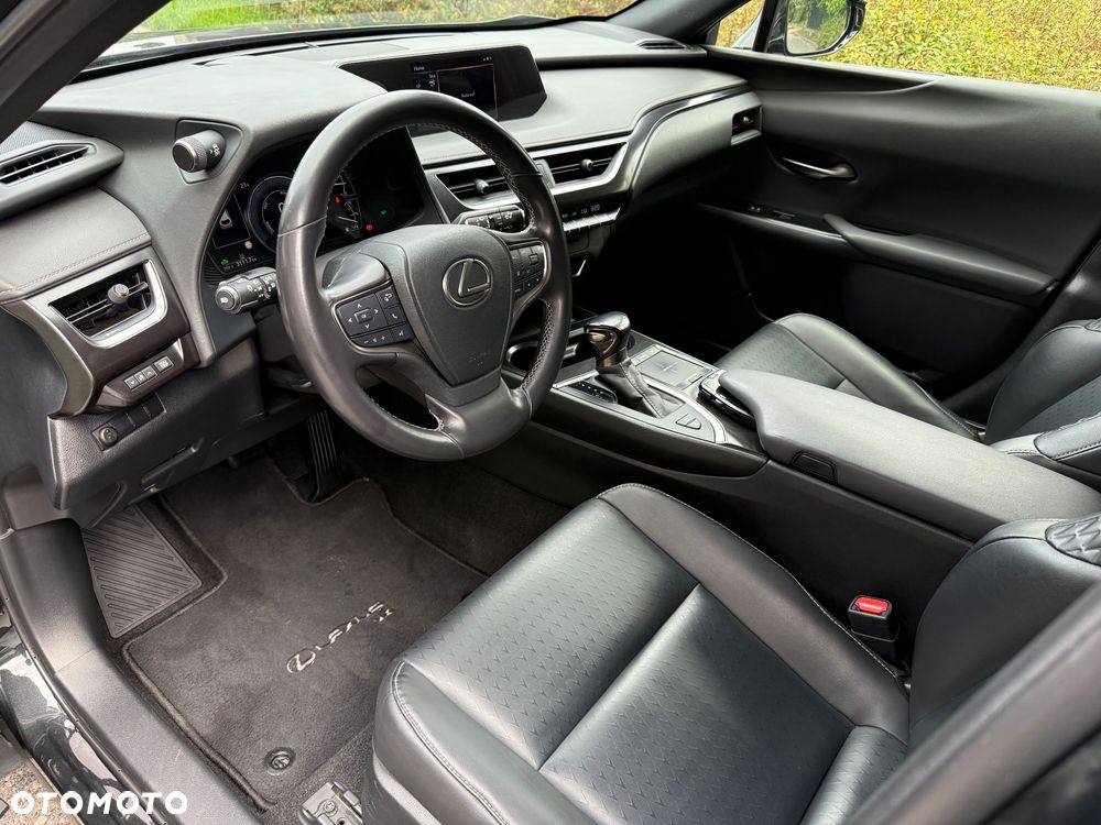 Lexus UX 250h F Sport 2WD - 5