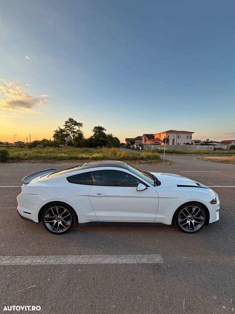 Ford Mustang - 8