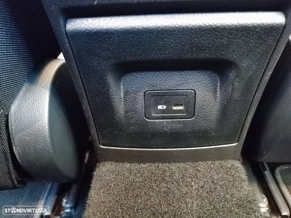 Mercedes-Benz CLA 180 d Shooting Brake 7G-DCT - 39