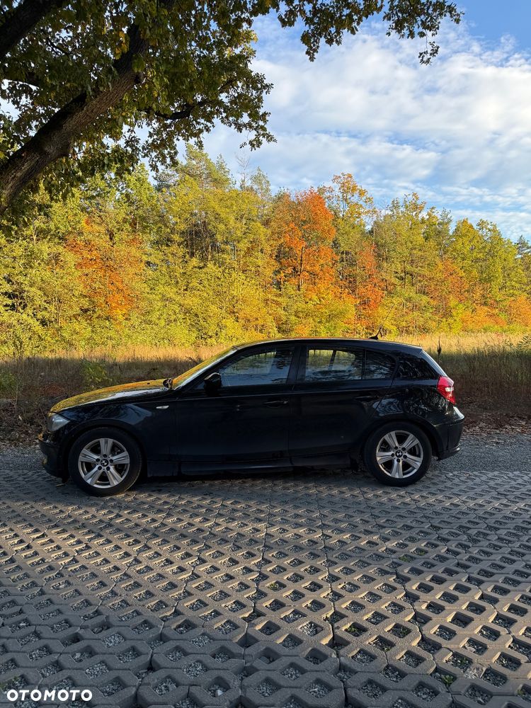 BMW Seria 1 116I 2011 photo 3