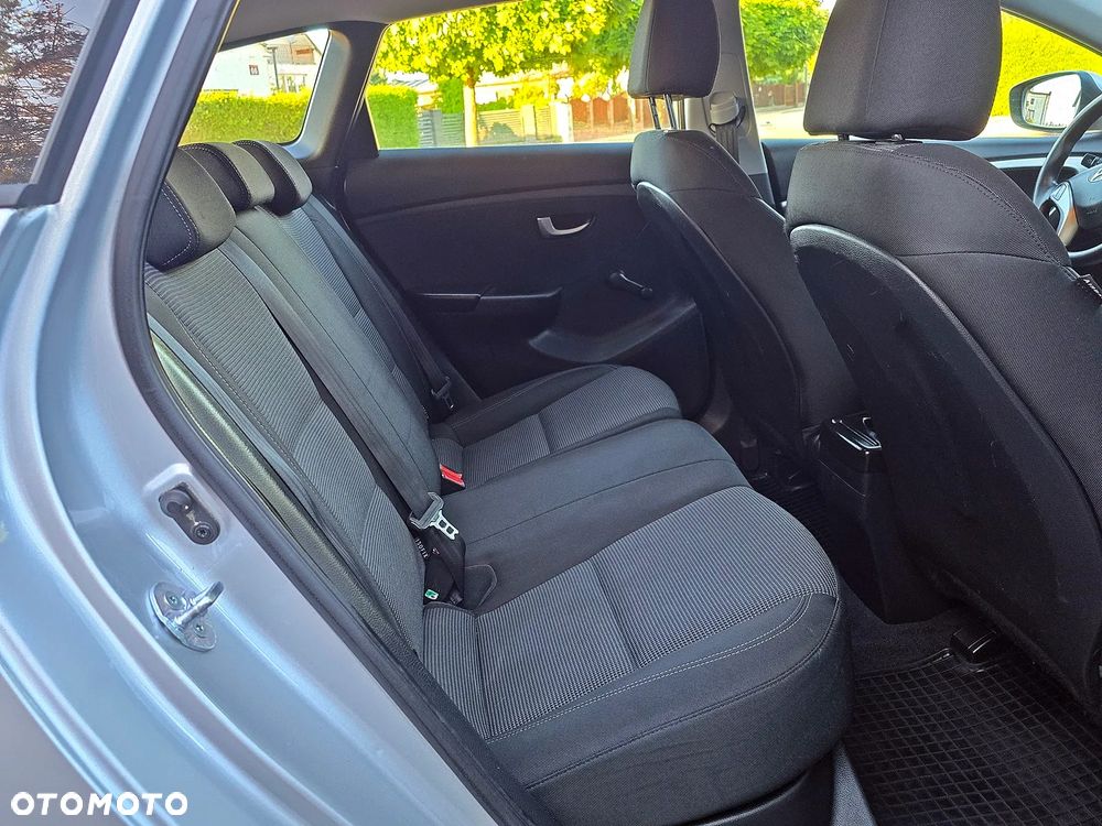 Hyundai i30 1.6 Classic EU5 - 13