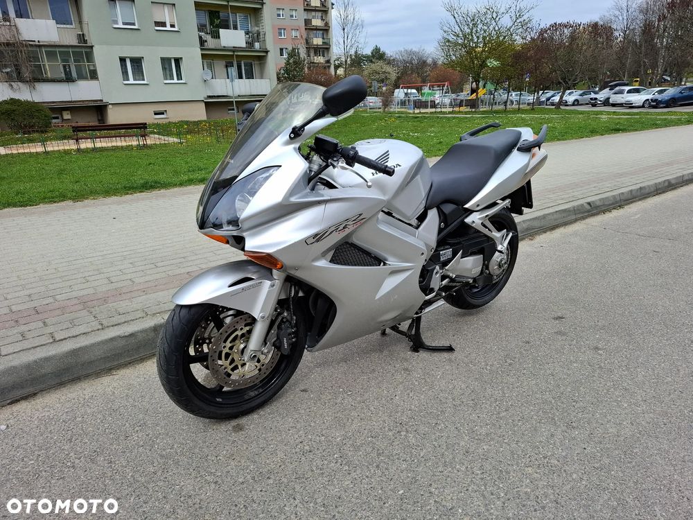 Honda VFR - 34
