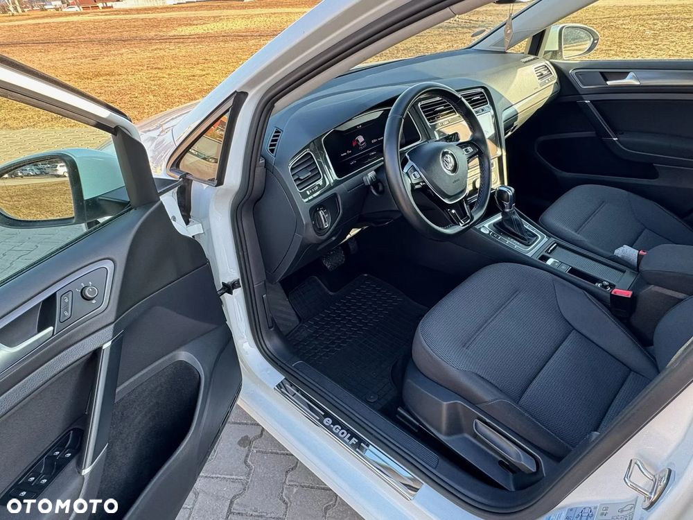 Volkswagen Golf - 12