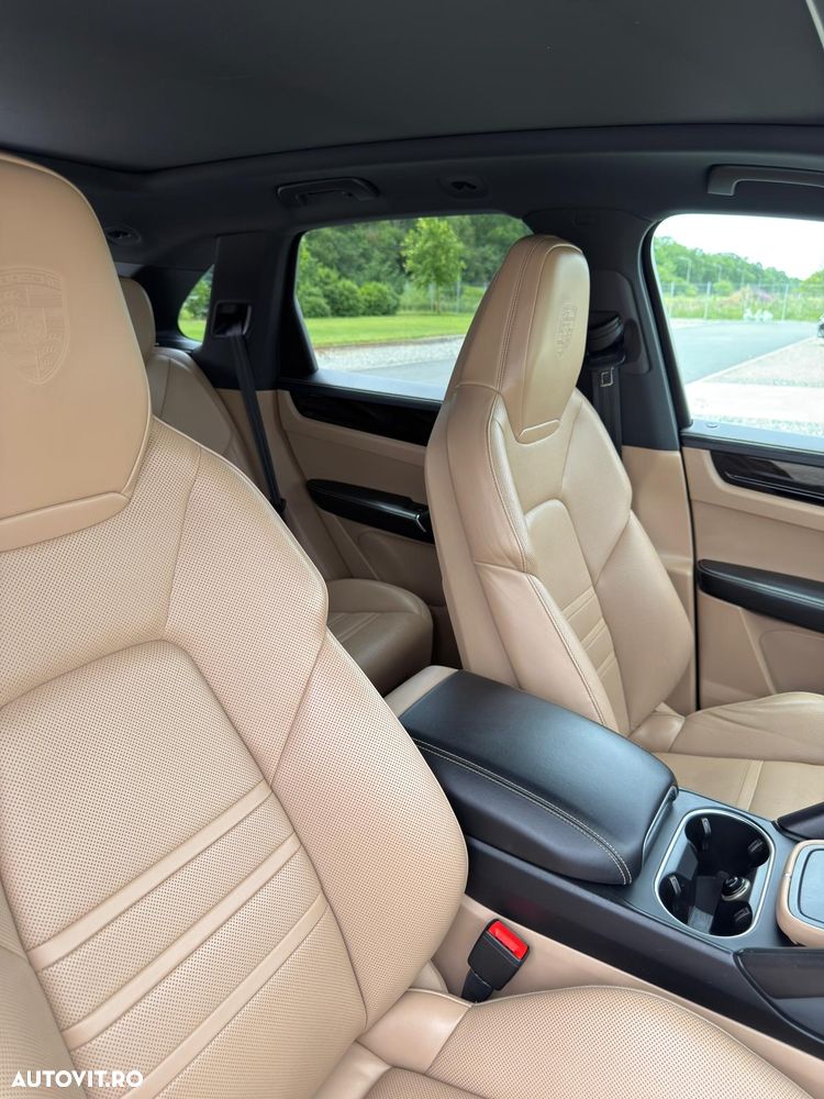 Porsche Cayenne Standard - 13