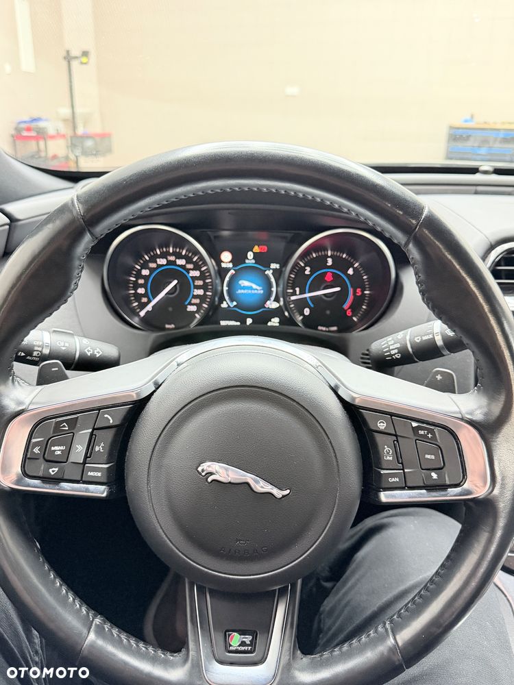 Jaguar F-Pace 2.0 i4D RWD R-Sport - 14