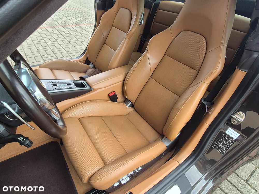 Porsche 911 Turbo S - 32