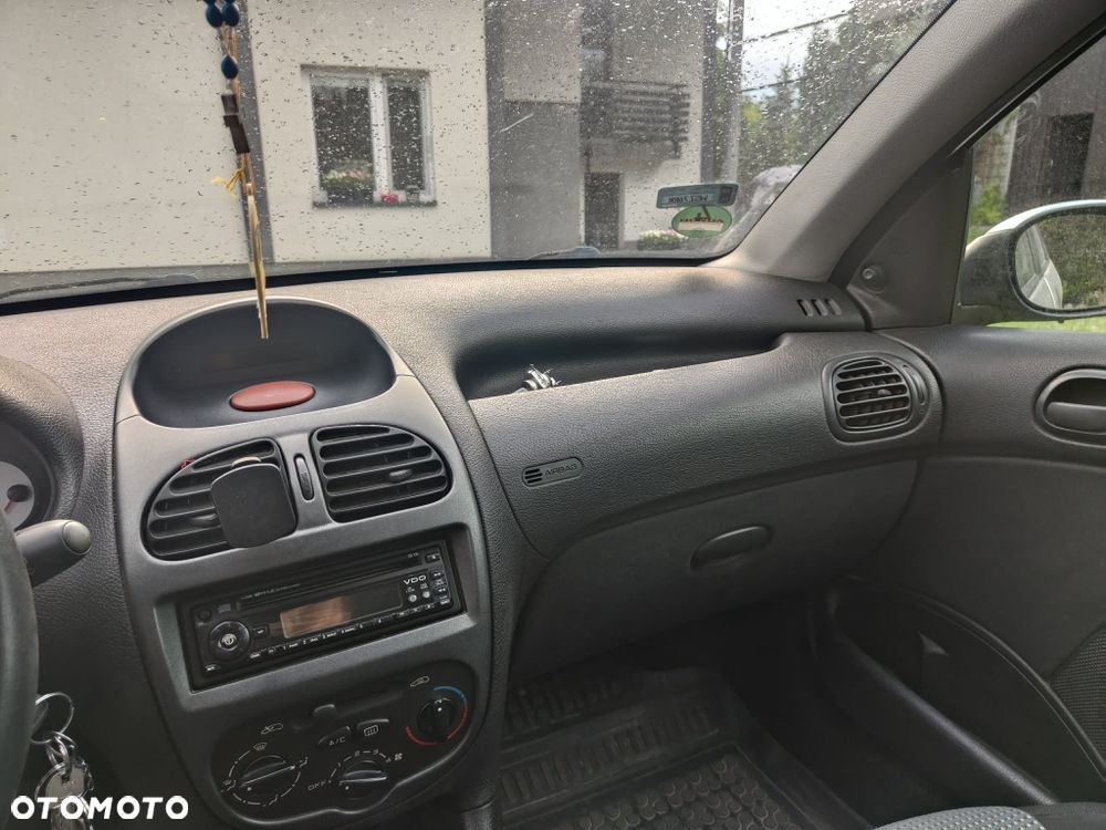 Peugeot 206 - 8