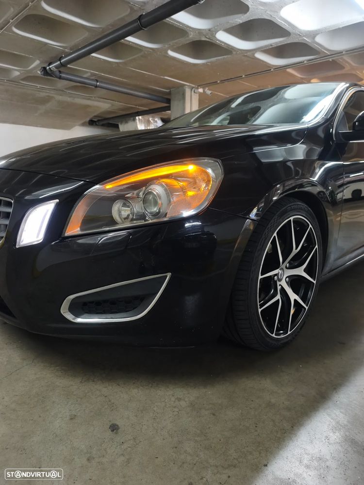 Volvo S60 2.0 D3 Momentum - 1
