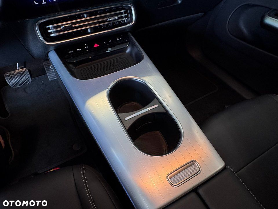 Mercedes-Benz CLA - 11