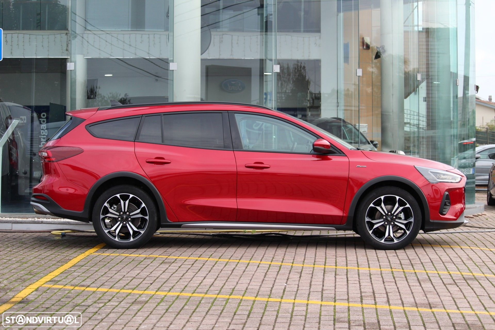 Ford Focus SW 1.0 EcoBoost MHEV Active X - 4