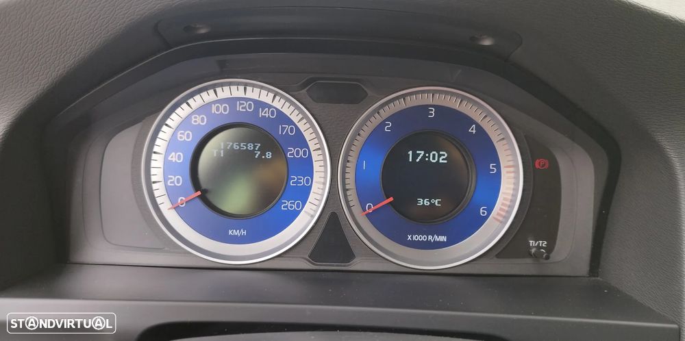 Volvo V60 2.0 D3 R-Design Momentum - 10