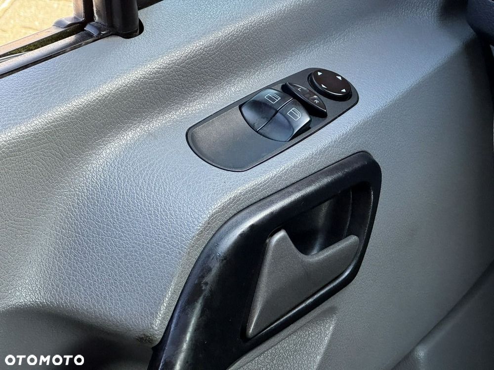 Mercedes-Benz Sprinter - 40