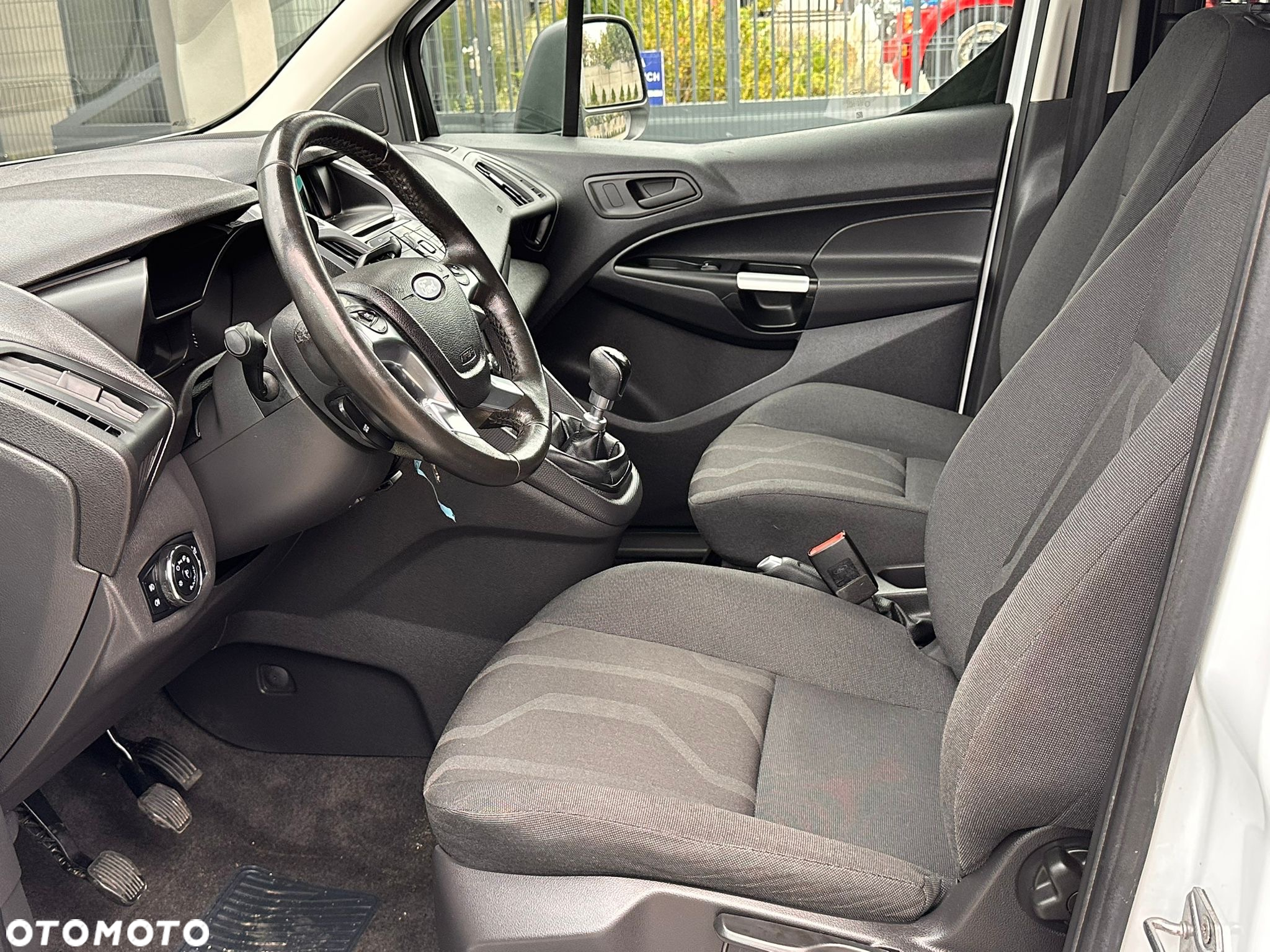 Ford Tourneo Connect Grand - 13