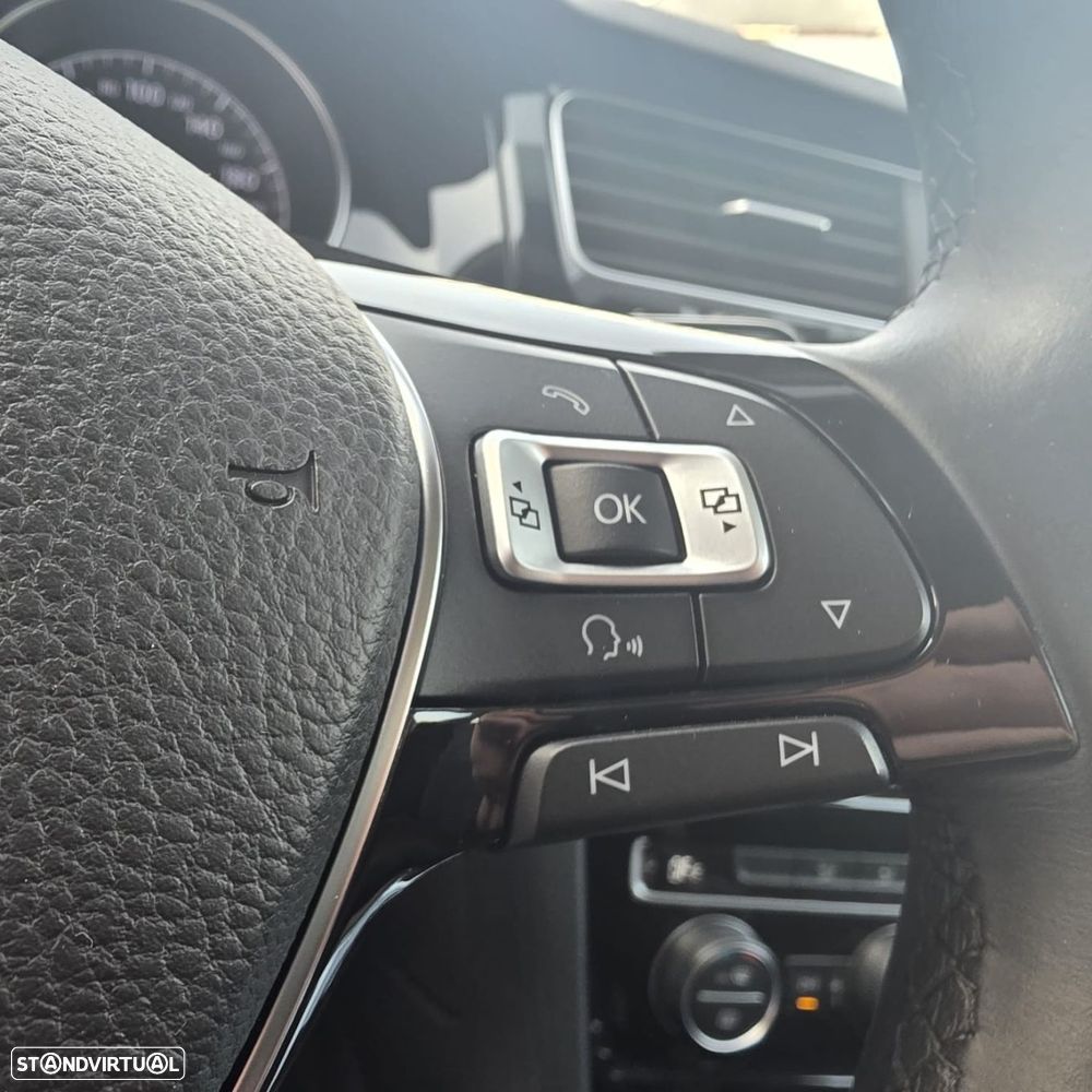 VW Golf 1.6 TDi Highline - 21