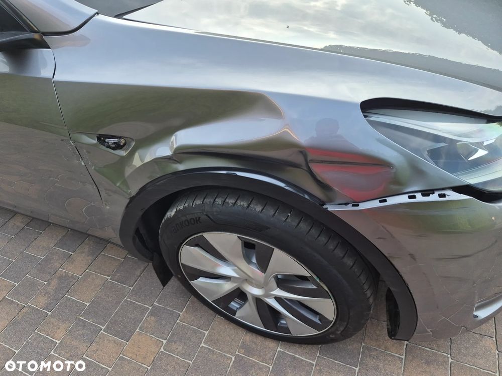 Tesla Model Y Long Range Dual Motor AWD - 18
