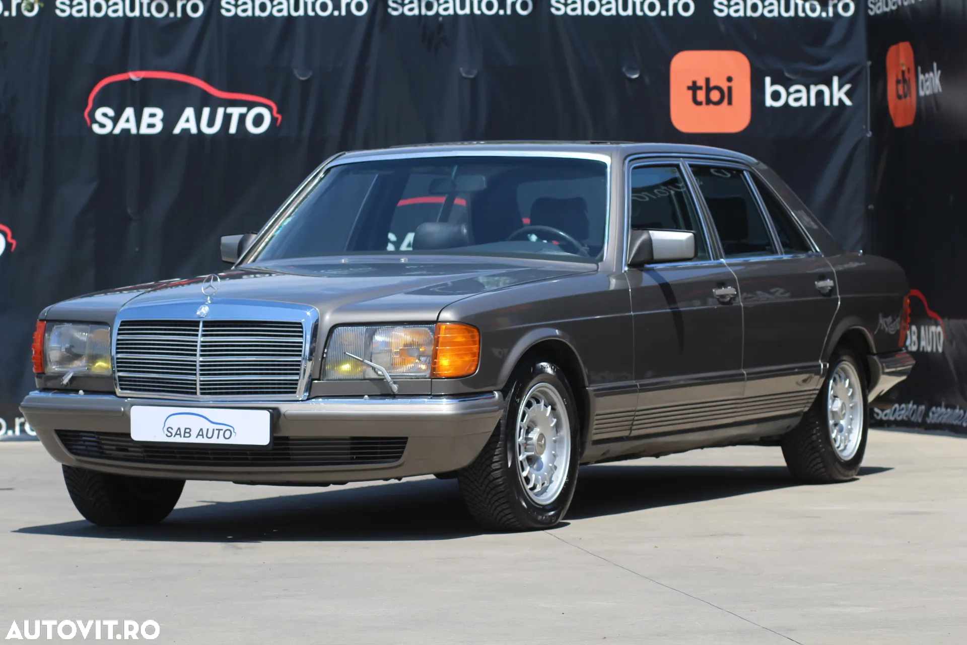 Mercedes-Benz - 4