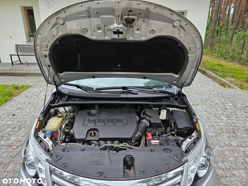 Toyota Avensis 1.8 Premium EU5 MS - 32