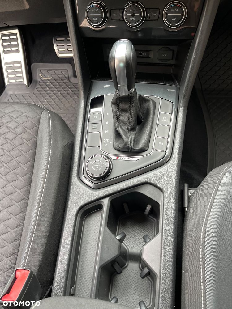 Volkswagen Tiguan - 11