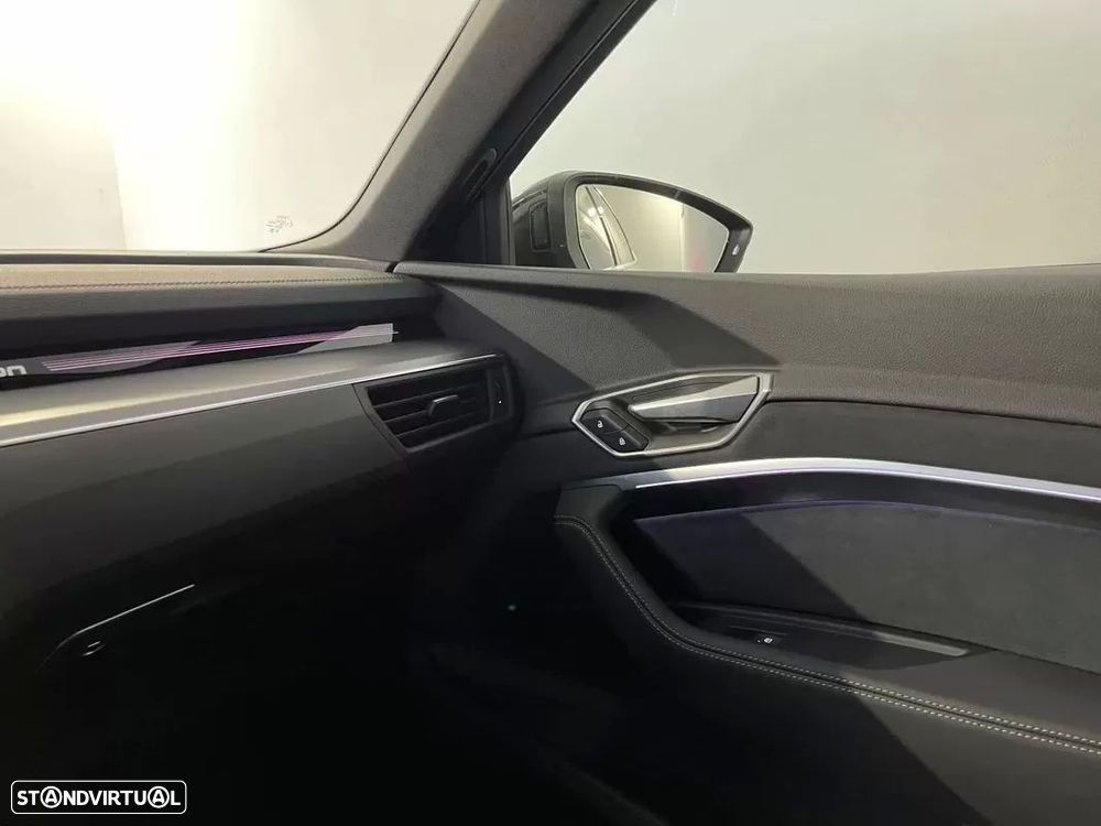 Audi Q8 e-Tron Sportback 50 quattro S line - 33