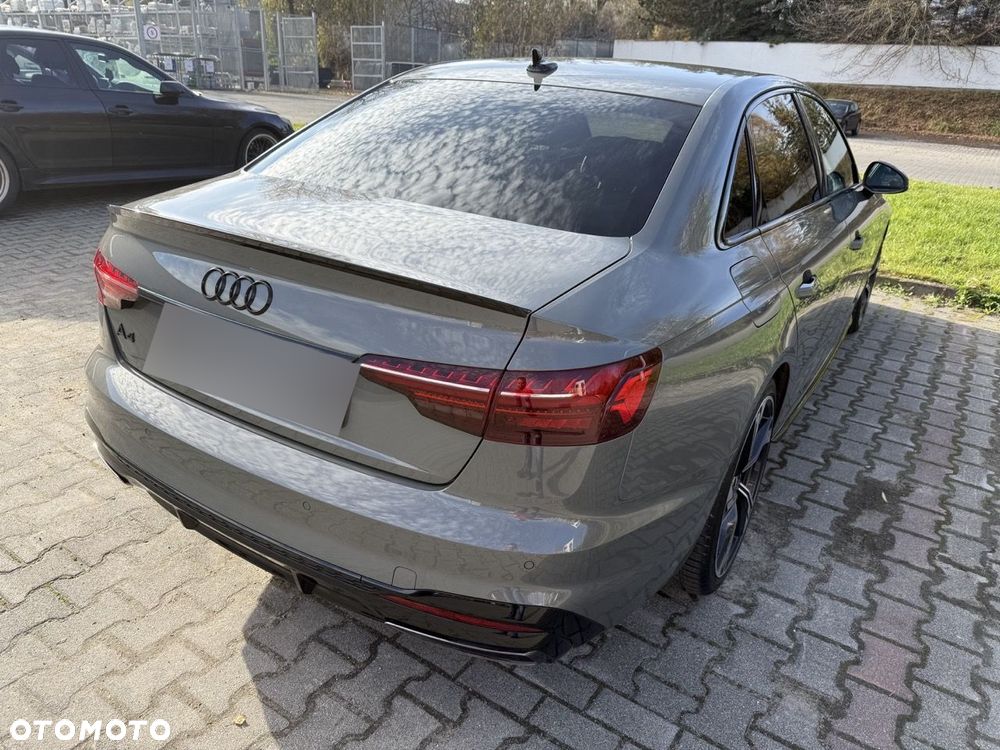 Audi A4 Limousine - 3