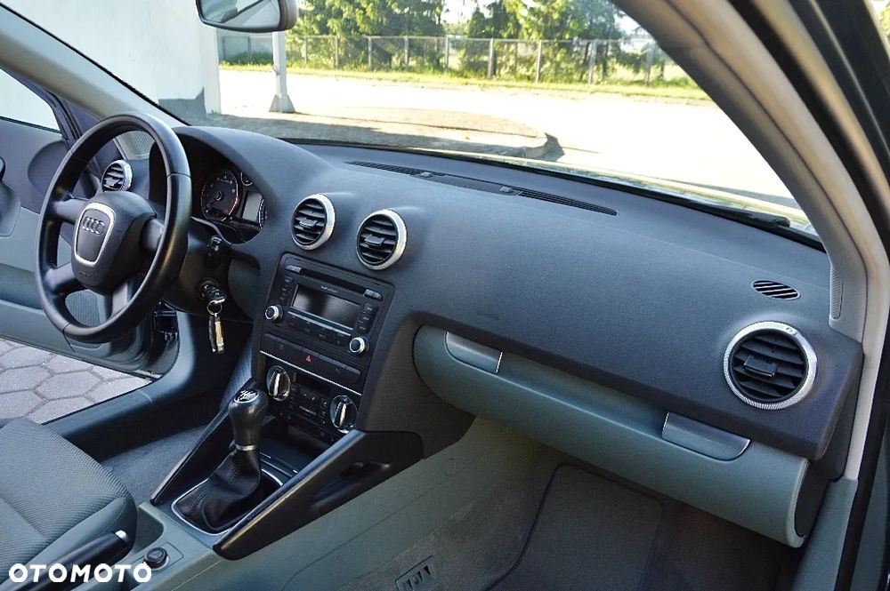 Audi A3 Sportback 1.6 Attraction - 16