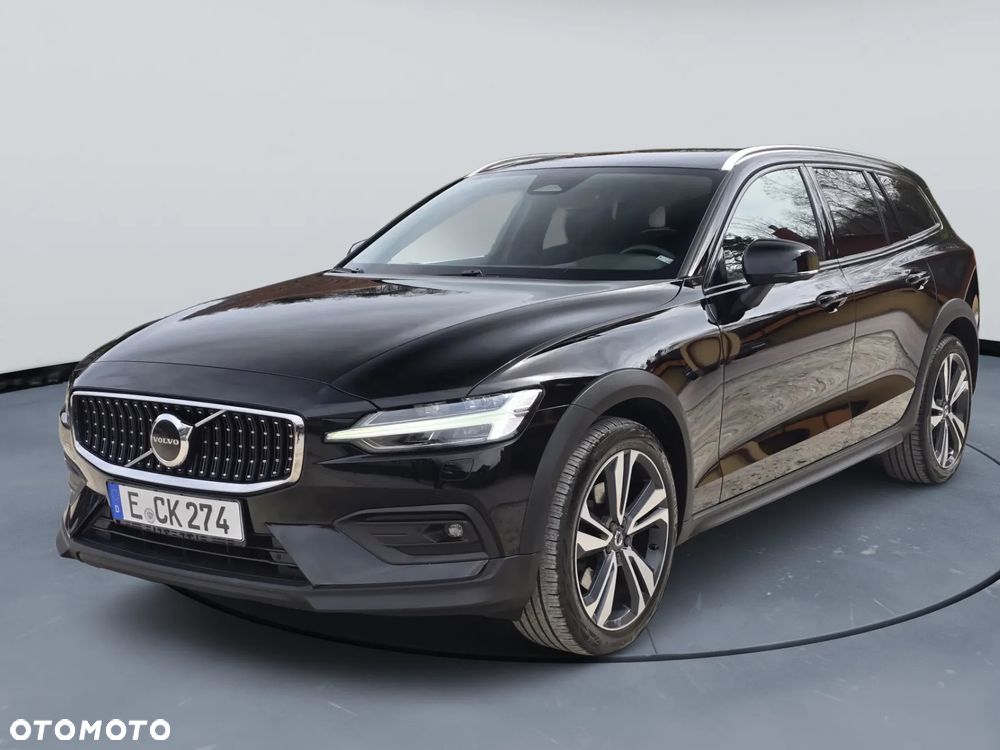 Volvo V60 Cross Country B4 D AWD Ultimate - 2