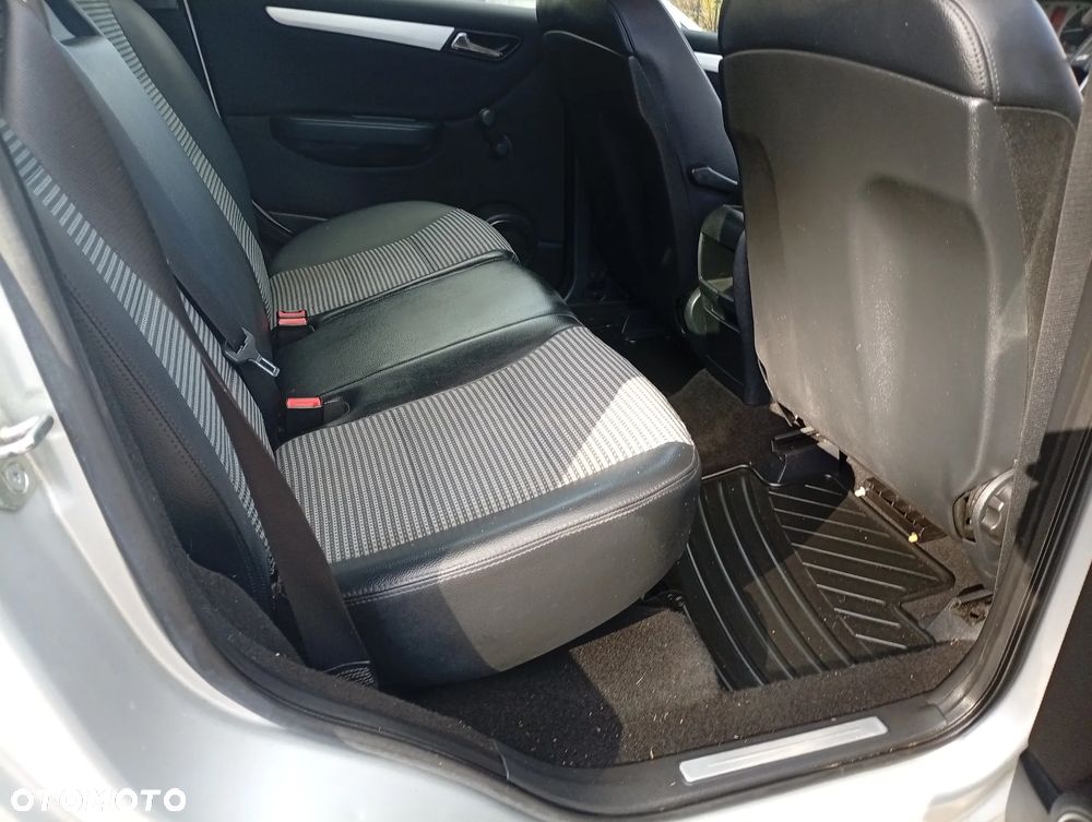 Mercedes-Benz Klasa B 200 CDI Autotronic - 12