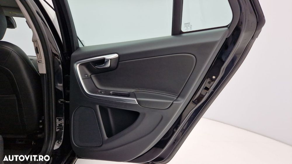 Volvo V60 D3 Summum - 18