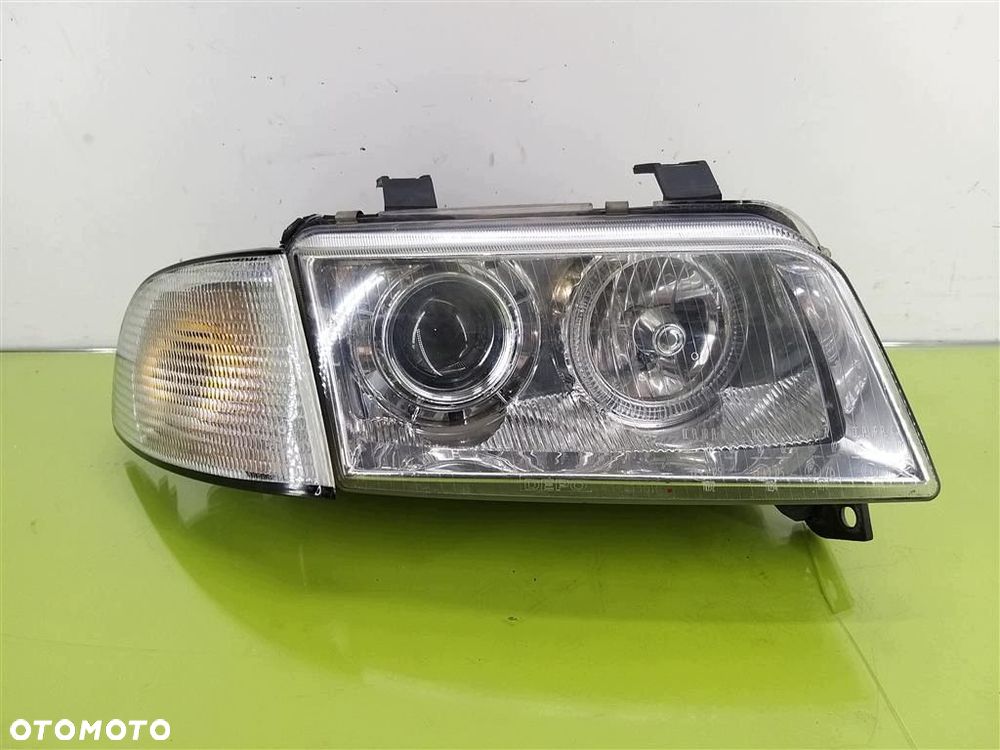 Reflektor lampa przód prawa Audi A4 B5 PRZED LIFTEM 95-99 R 4411136R - 1