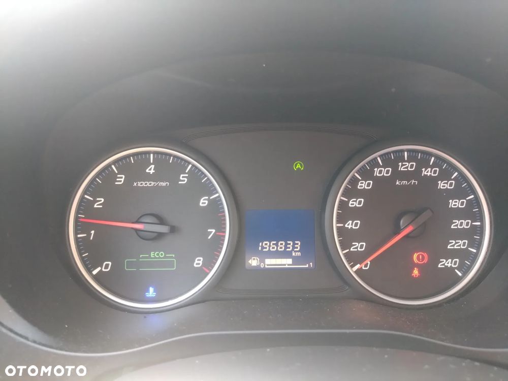 Mitsubishi Outlander 2.0 Invite + 2WD - 11