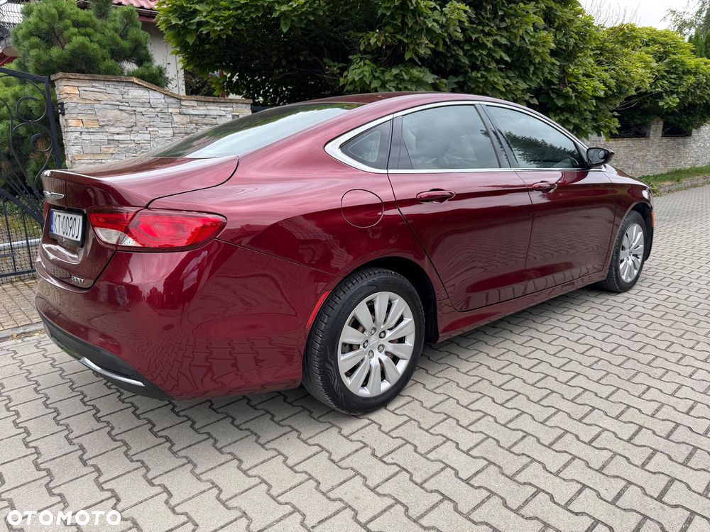 Chrysler 200 - 4