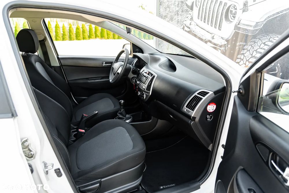 Hyundai i20 1.2 Trend - 23