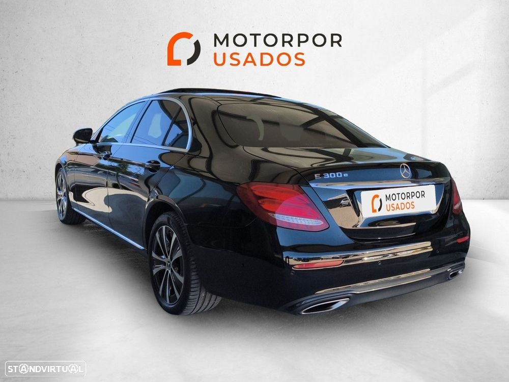 Mercedes-Benz E 300 e Exclusive Line — fotografia 7