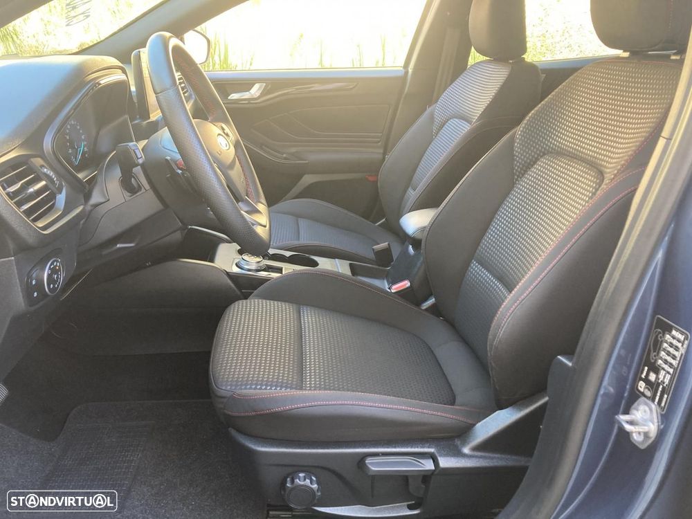 Ford Focus SW 1.5 TDCi EcoBlue ST-Line Aut. — fotografia 30