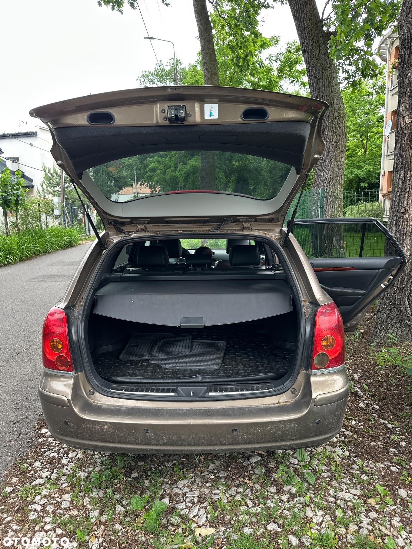 Toyota Avensis - 10