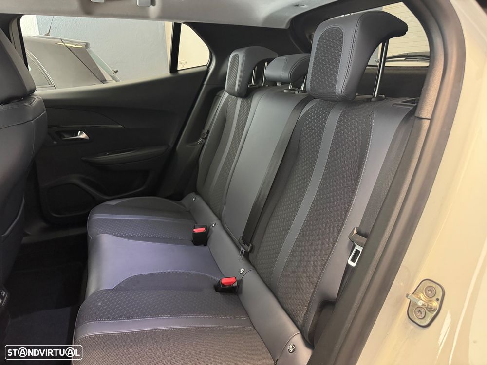 Peugeot e-2008 50 kWh Allure Pack - 11