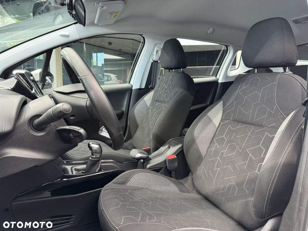 Peugeot 2008 1.5 BlueHDi Active - 12