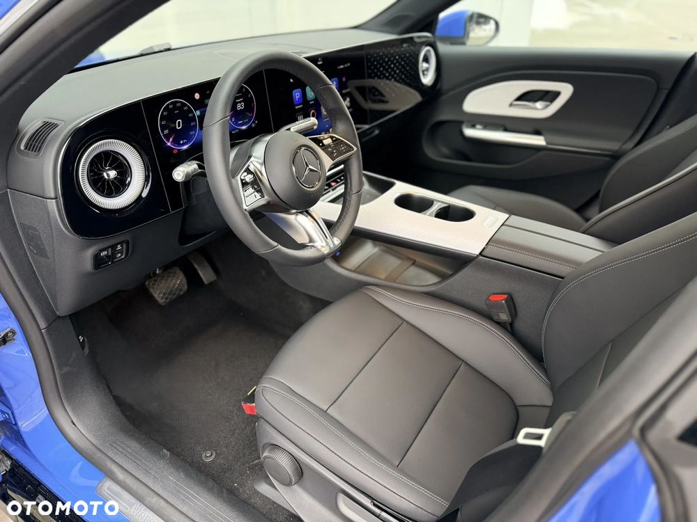 Mercedes-Benz CLA - 16