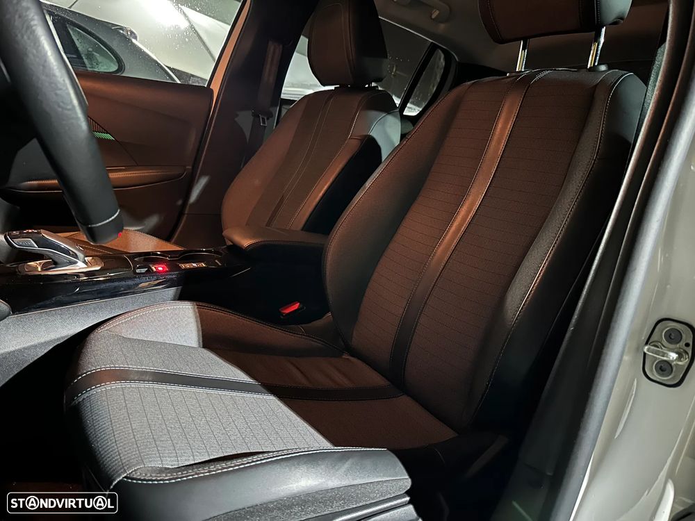 Peugeot 208 PureTech 100 EAT8 Allure Pack - 17