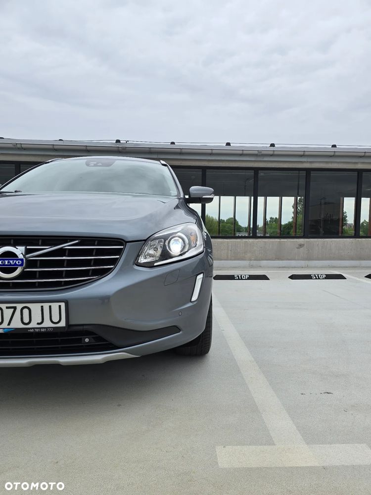 Volvo XC 60 D5 AWD Momentum - 5