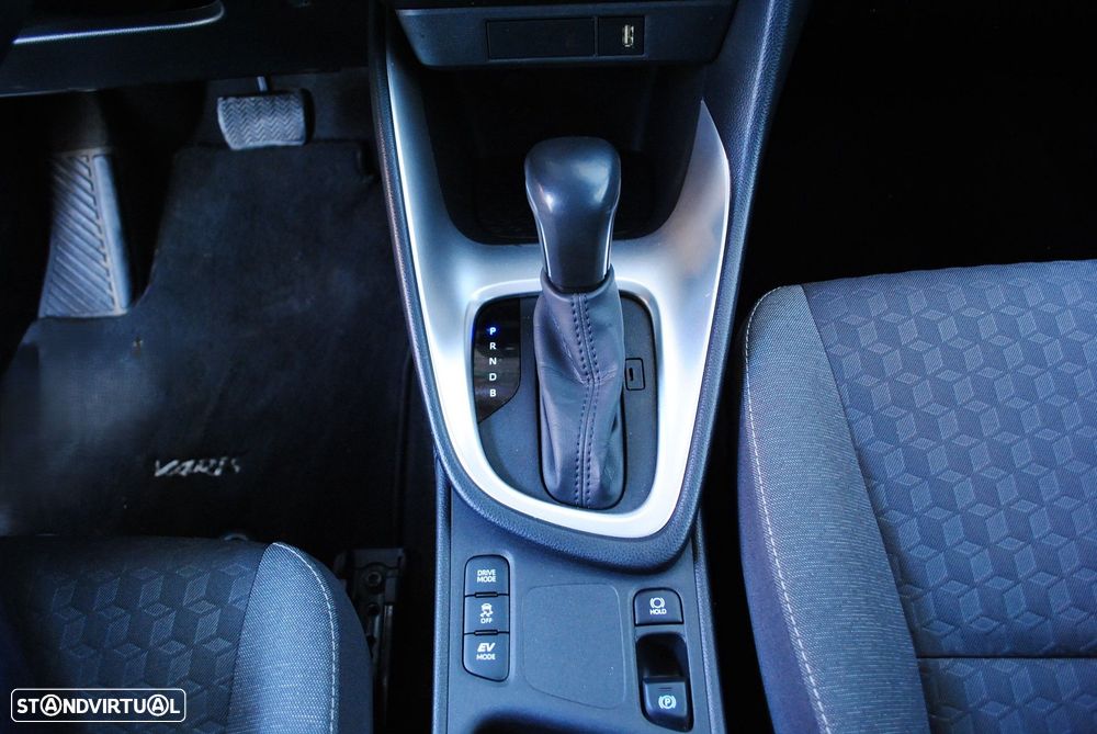 Toyota Yaris 1.5 HDF Comfort Plus - 8