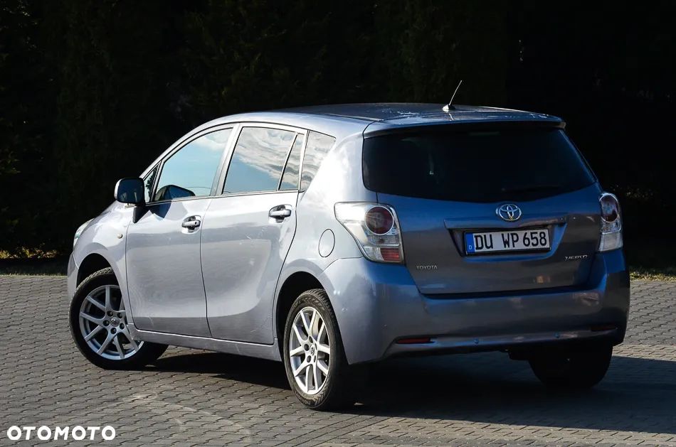 Toyota Verso 1.6 Premium 7os - 14