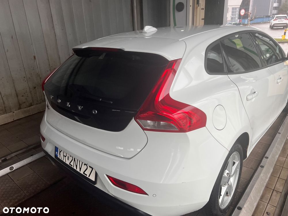 Volvo V40 D2 - 15