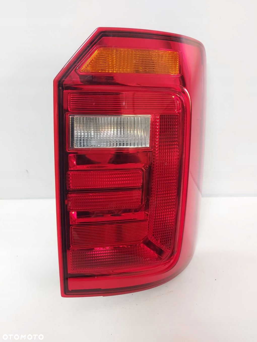 VW CADDY III 2K5 LAMPA TYŁ PRAWA - 2
