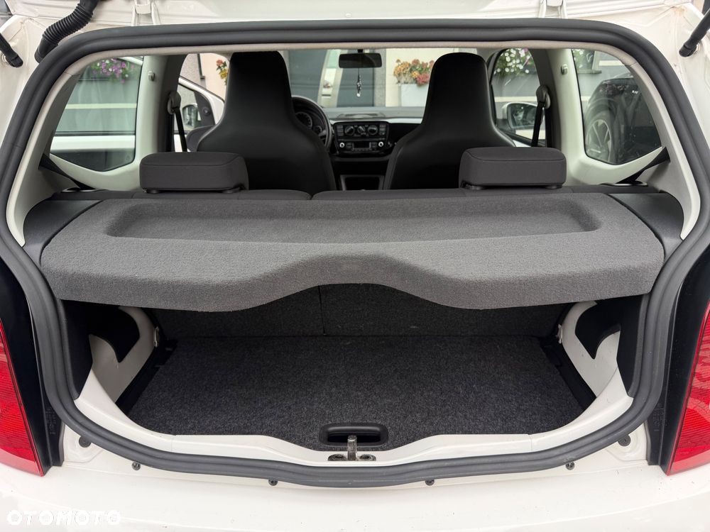 Volkswagen up! United - 19