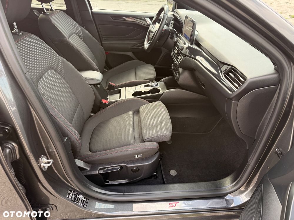Ford Focus 2.0 EcoBlue ST-Line - 17
