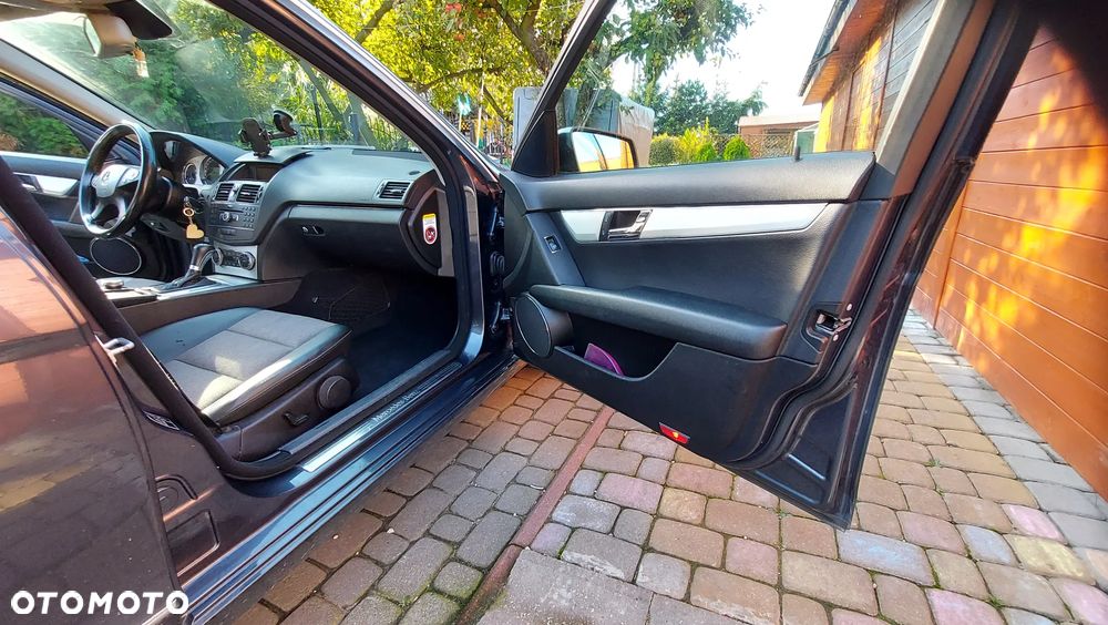 Mercedes-Benz Klasa C 200 CDI DPF Automatik Avantgarde - 11